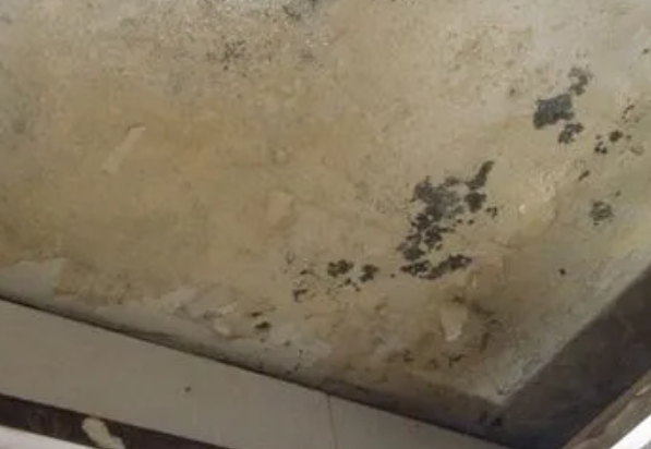 鸡西市阳台漏水维修公司分享下鸡西市卫生间渗水维修需要注意哪些问题。